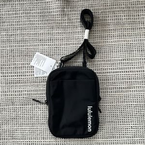 Lululemon Easy Access Crossbody Bag